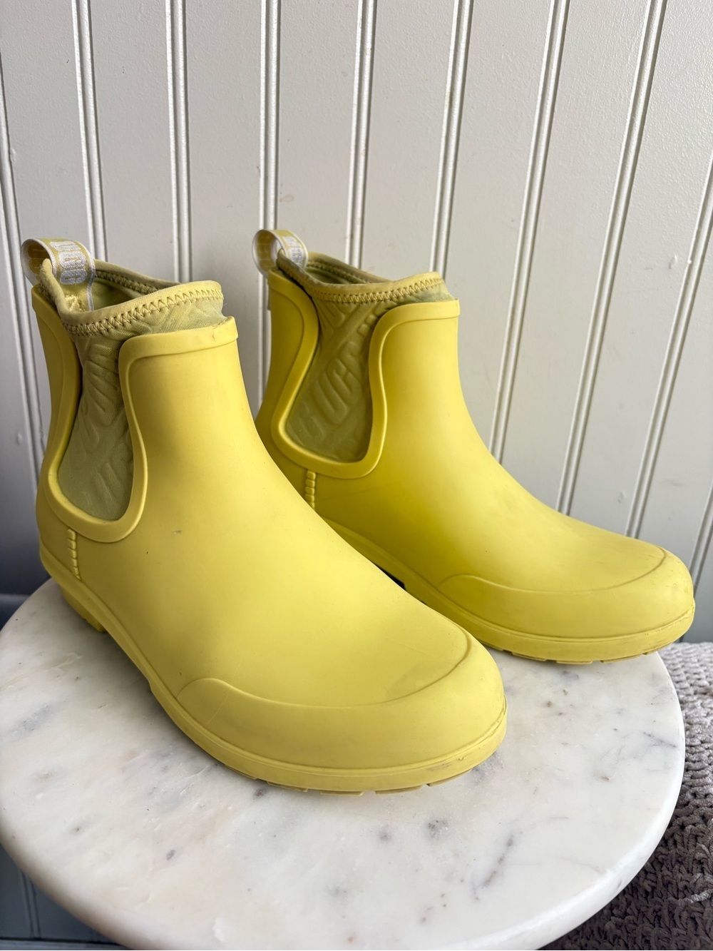 UGG Chelsea Ankle Rain Boots Women’s 6 Yellow Rubber Outdoors Autumn Winter Boho - Picture 3 of 10